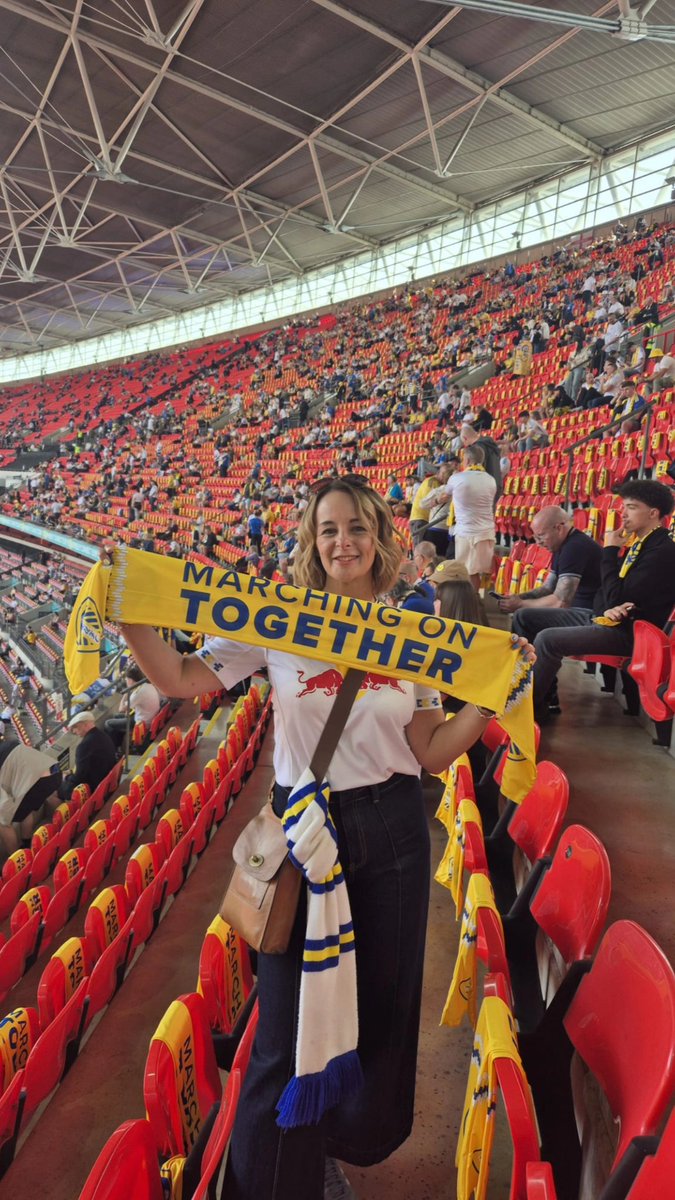 cathiley's tweet photo. Come on #lufc https://t.co/mFL2VP2v6P