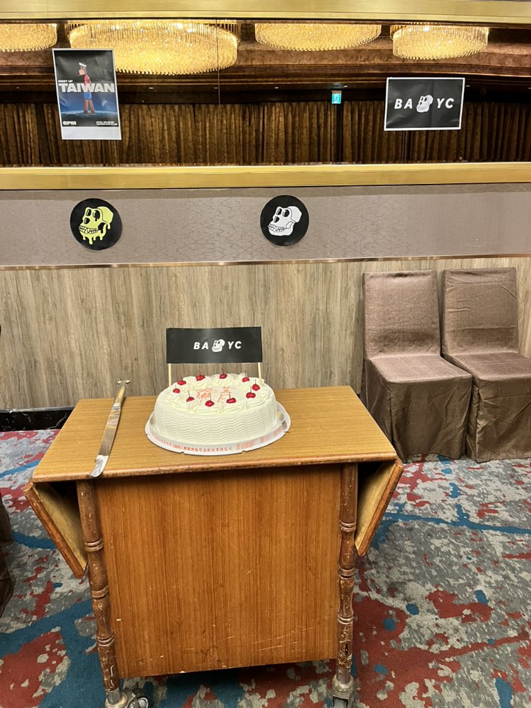 superbin's tweet photo. TW APE聚會，慶祝APE五週年 🎉
謝謝易水和hazel主辦 👍
#BAYC  #APE https://t.co/W4mBbtyOaf