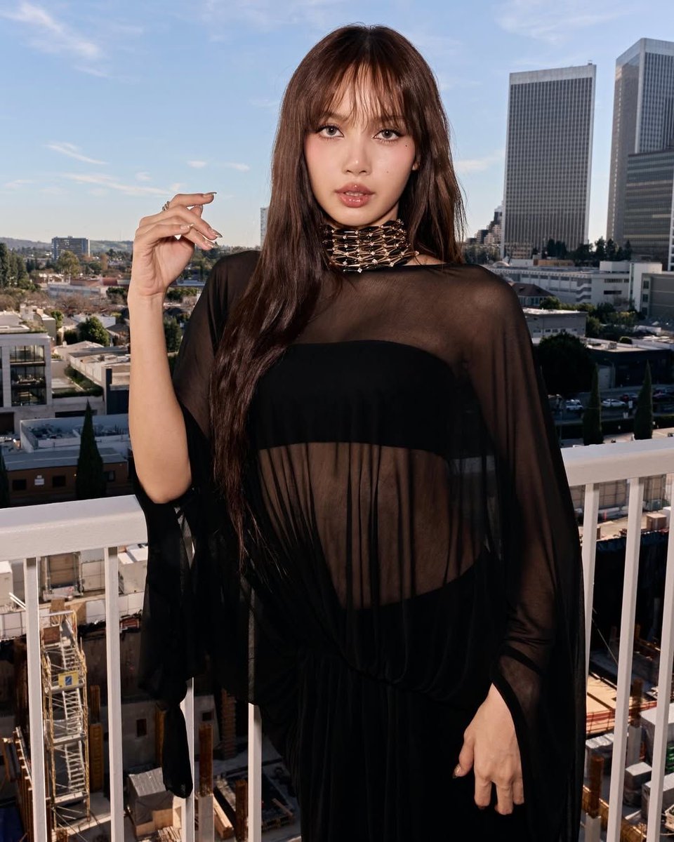LISA中文首站 tweet media