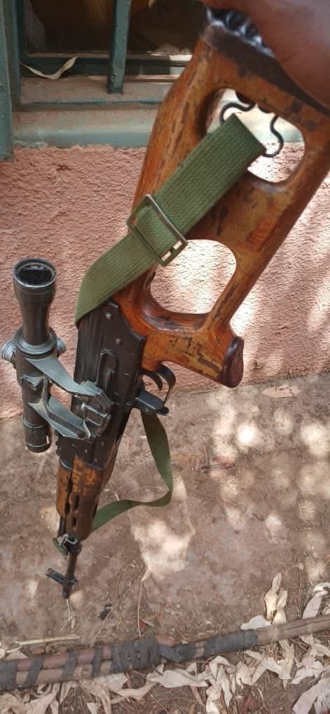 DepecheAES's tweet image. #Urgent 🚨 Neutralisé par un Sergent du GMS qui lui a retiré son arme avant de l’abattre avec la sienne. ✍🏽