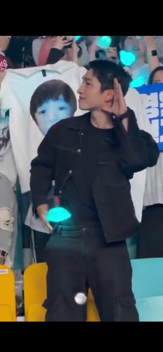 ً ًyongyi tweet media