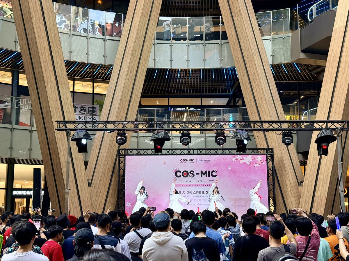 YAB_OfficialX's tweet image. DAY2🇲🇾
2026.04.26
Cos-Mic Spring Festival 2026
#YOURADVISORYBOARD
#ユアアド
#Malaysia 

at Main Atrium &amp;amp; WoW Plaza (Ground Floor), LaLaport Bukit Bintang City Centre 🇲🇾

It was such a wonderful time❣️
How did you like the show？
Your support is our greatest strength❤️‍🔥We love you