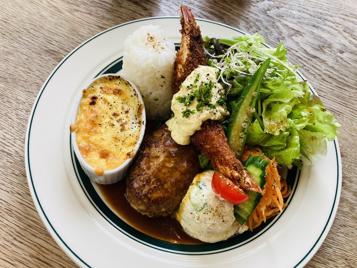 よっし tweet media