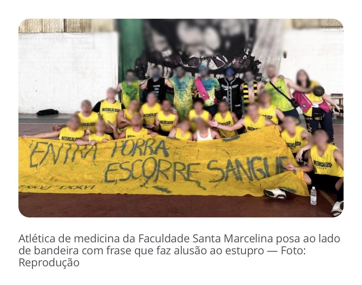 GatinhoDaBey's tweet photo. Em março de 2025, em um evento da Intermed, um grupo de estudantes de medicina da Faculdade Santa Marcelina, em São Paulo, foi fotografado segurando uma faixa com uma frase de conotação violenta e alusiva ao crime de estupro. A frase em questão dizia: "Entra p..., escorre sangue https://t.co/XUAr8yE2zW