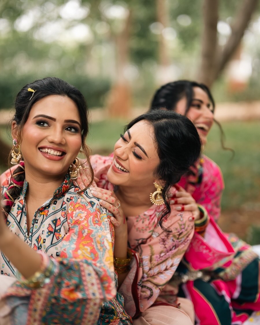 Warrior11589's tweet photo. Beautiful besties . #AishwaryaSharma #HibaNawab #Aashna #Jhanak #GhumHaiKisiKeyPyaarMeiin #ghkkpm https://t.co/UI8mZi3JDP