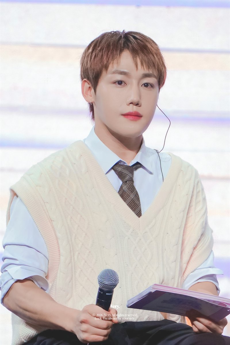 Very_jj's tweet photo. #골든차일드 #이장준 #idolradio_onair https://t.co/RBUyuzJqyQ