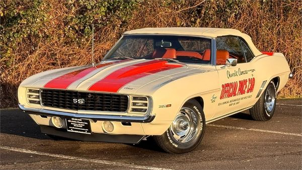 StephanieHeavin's tweet image. Which one do you prefer?

#Camaro #Chevrolet #ClassicCar