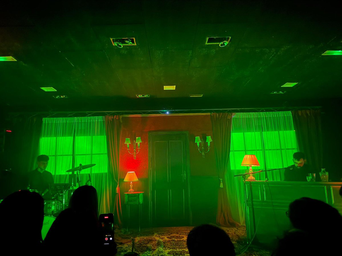 Carmentwoo's tweet photo. La casa de @Agoney en Dicotomía Tour ll https://t.co/9uEk2pjgVP