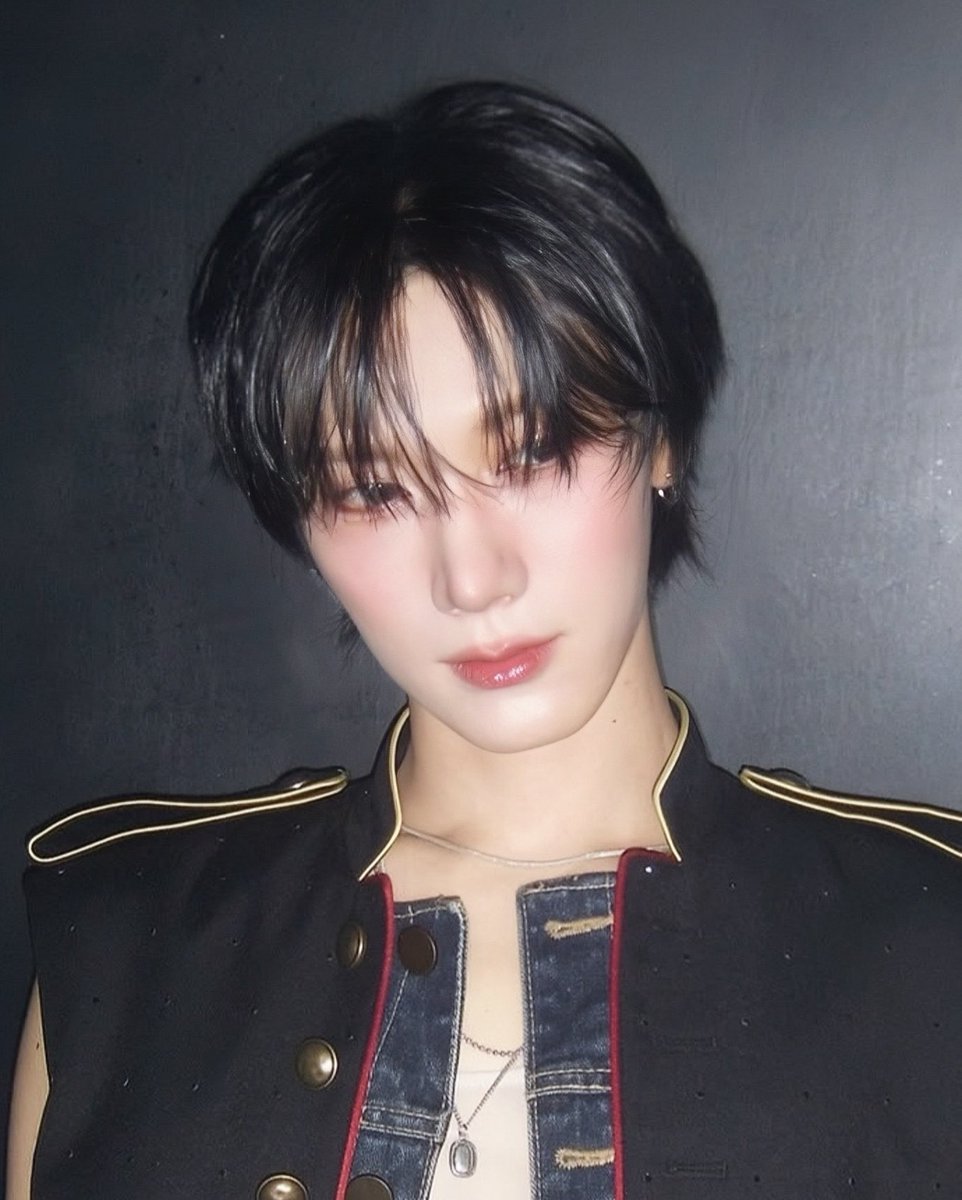 ✳︎ honeyten tweet media