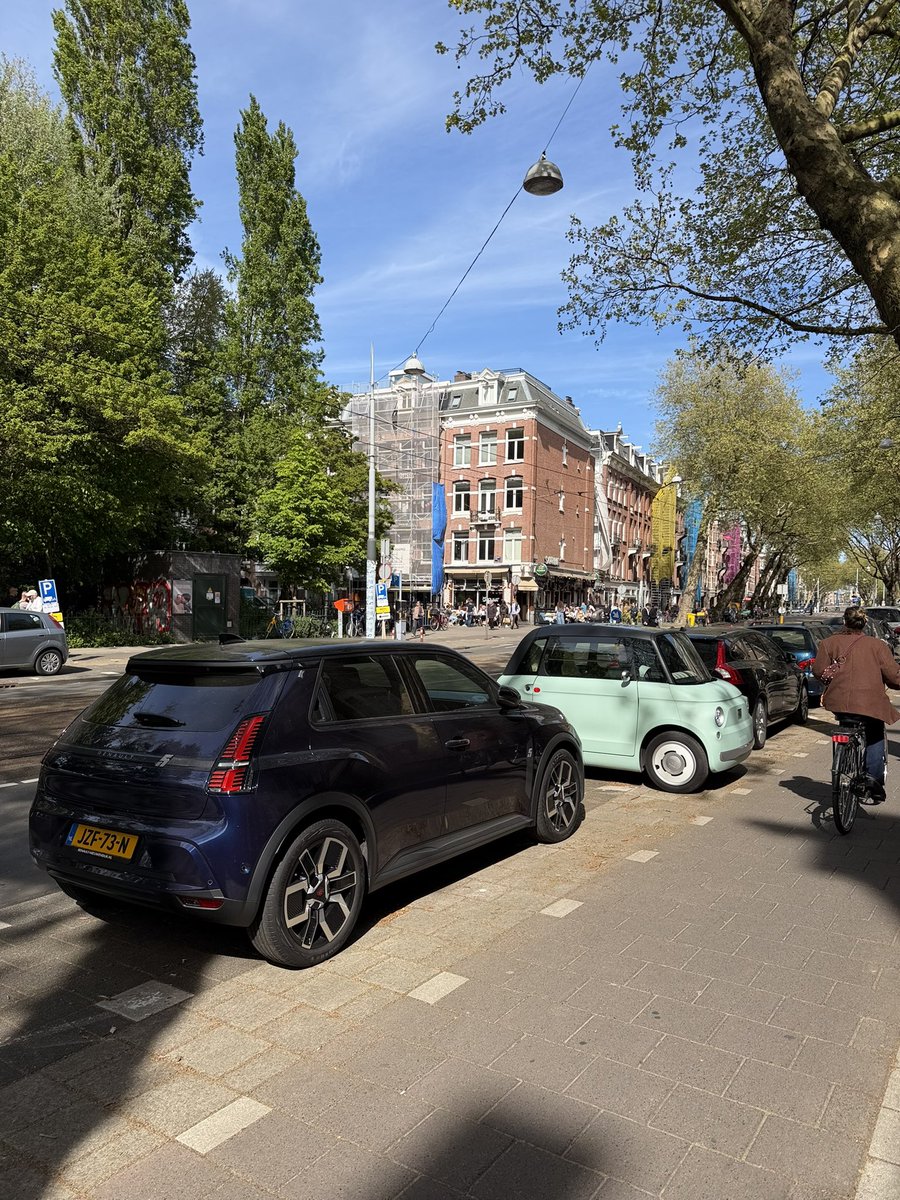 Two great EVs(?) I still have to try!
#amsterdamelektrisch
⚡️⚡️⚡️
