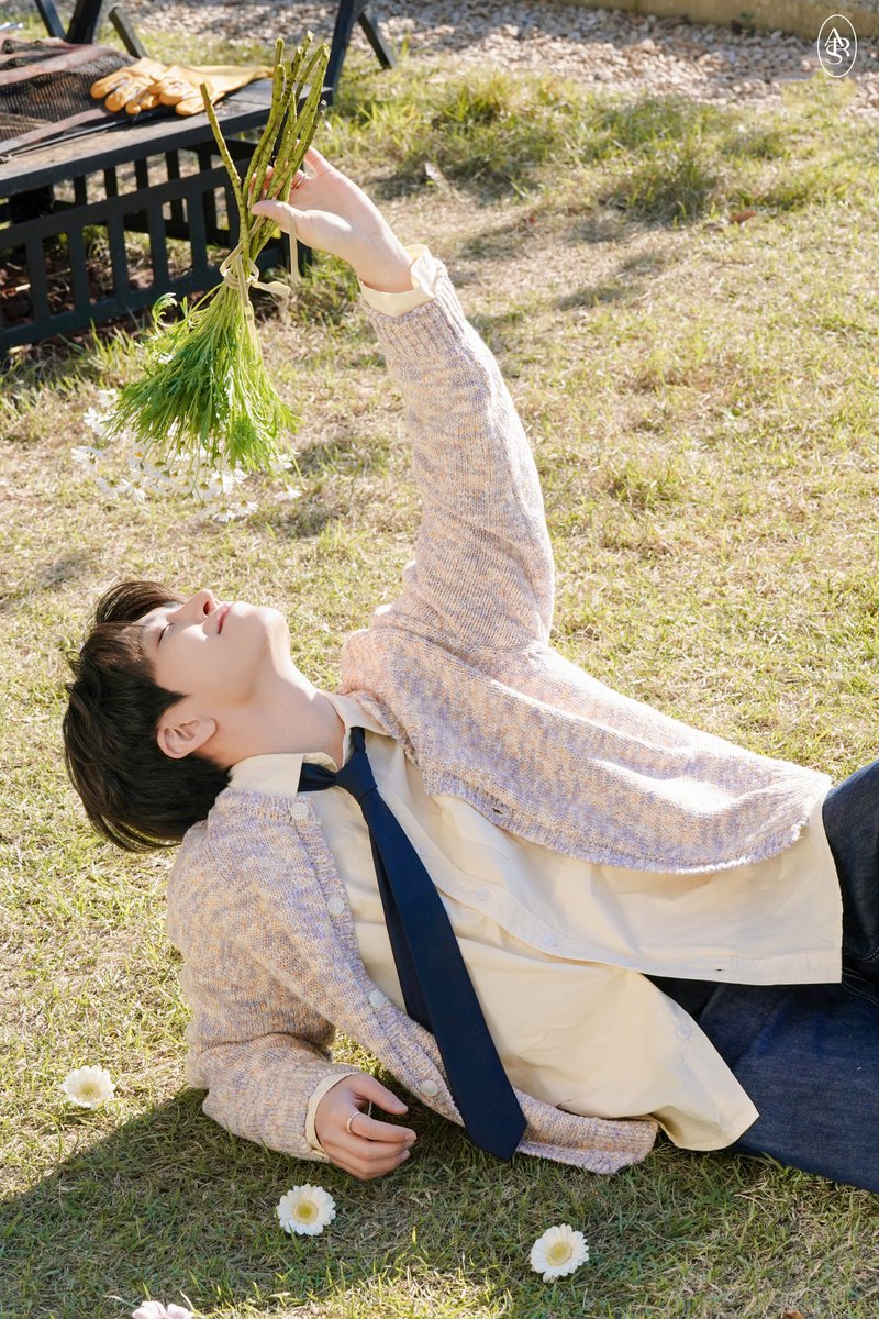 Youngjae Base tweet media