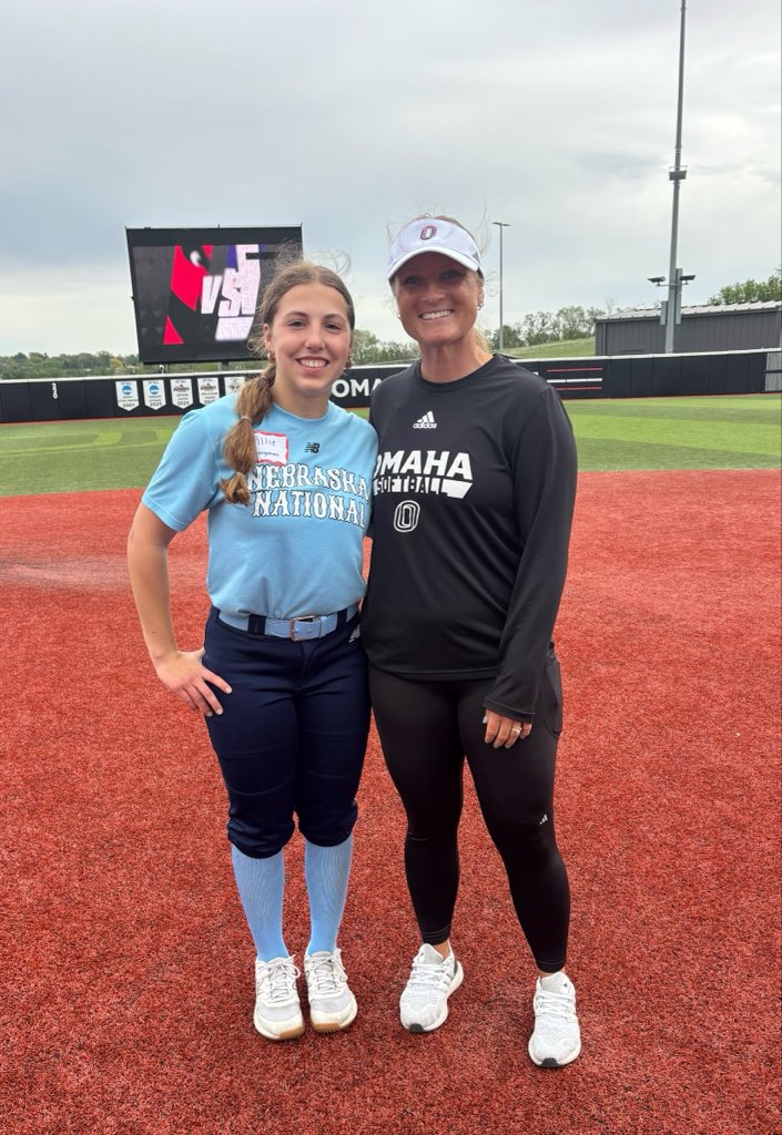 Allie_Bergman28's tweet photo. Thanks @coach_heard and @Jen_Daro for a great camp! I got to work on a lot of skill work with some great feedback.
@OmahaSB 
@NationalPiatt https://t.co/oAE4FpJNX3