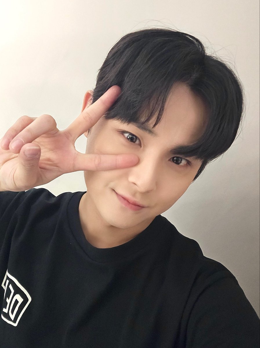 [#민규] 

은밀하게 위대하게 the last 리해진(민규) 많은 사랑주셔서 감사합니다~충성!

#MINGYU
#DKZ #디케이지