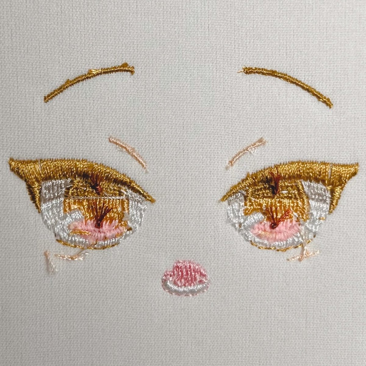 刺繍シートを破らず美しく刺す方法かい？

通りのいい糸と針を使うことだよ。