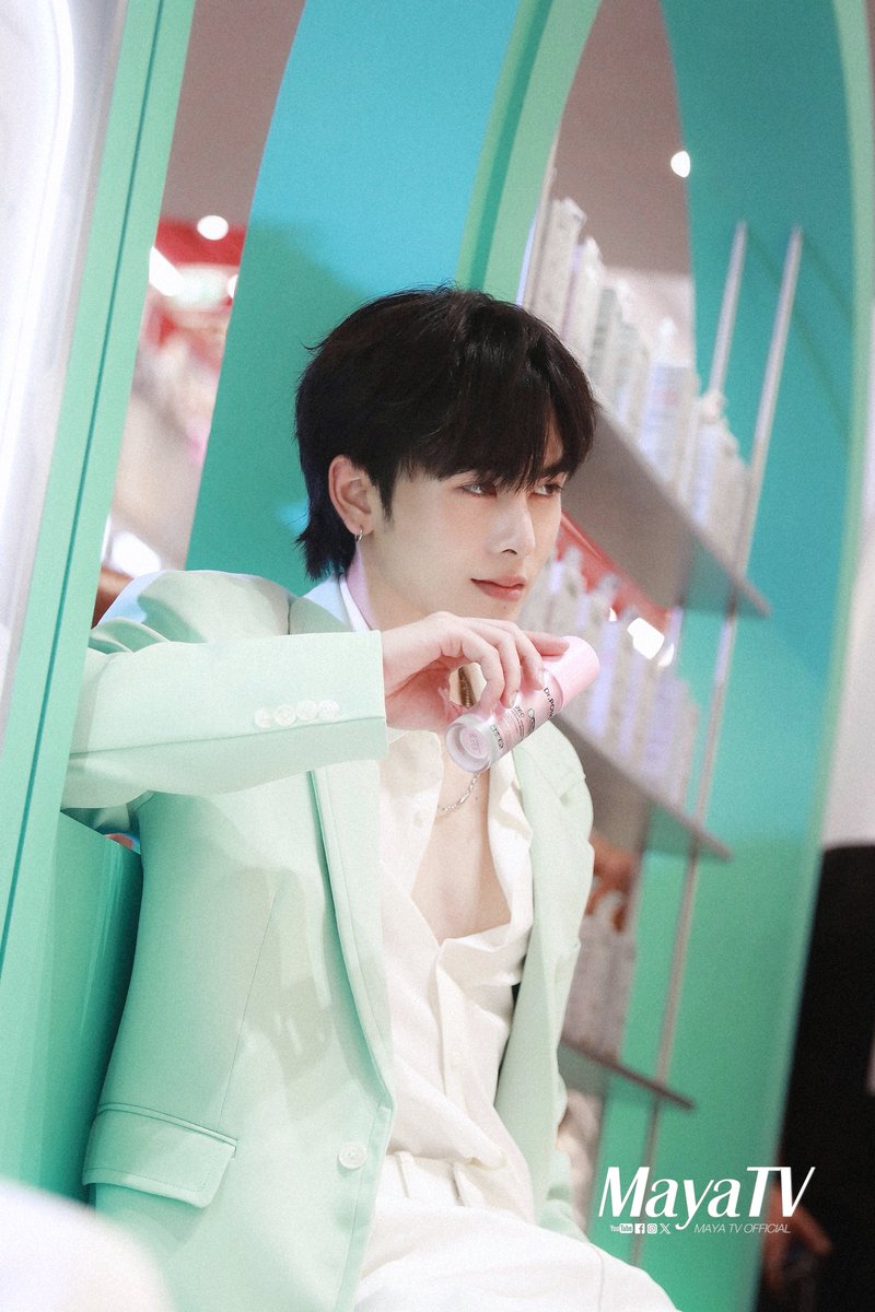 mayaonline2002's tweet image. Snapshot #MAYATVOFFICIAL | “เพิร์ธ ธนพนธ์” #PerthTanapon และ “แซนต้า พงศภัค”#Santapp สองพรีเซนเตอร์สุดหล่อ Dr.PONG+   “activeIN™ Series” ร่วมงาน “ขบวนบูสต์ผิวสวยไปกับ ACTIVE IN X PERTHSANTA”  

Interview📽🔗youtube.com/live/3iJGT_209…

PERTHSANTA ACTIVE IN DRPONG
#DrPONGxPERTHSANTA