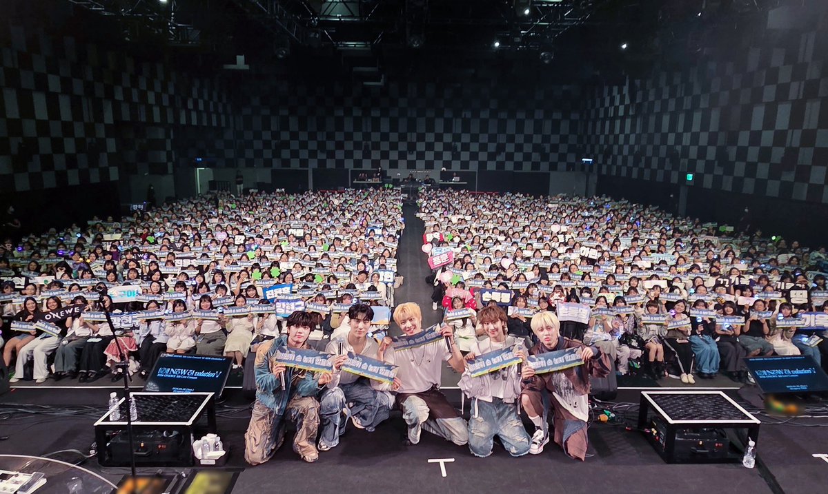 [#원위]

🪐 2026 ONEWE 5th Live Concert 
'O! NEW E!volution Ⅴ’ IN TAIPEI 🪐

원위와 위브가 함께 만들어서
오랫동안 기억될 소중한 오늘 ✨ 

영원위 서로의 손을
꼭 잡기로 약속해요 💗

#ONEWE
#O_NEW_Evolution_V_IN_TAIPEI
#ONEWE_5th_Live_Concert
#O_NEW_Evolution