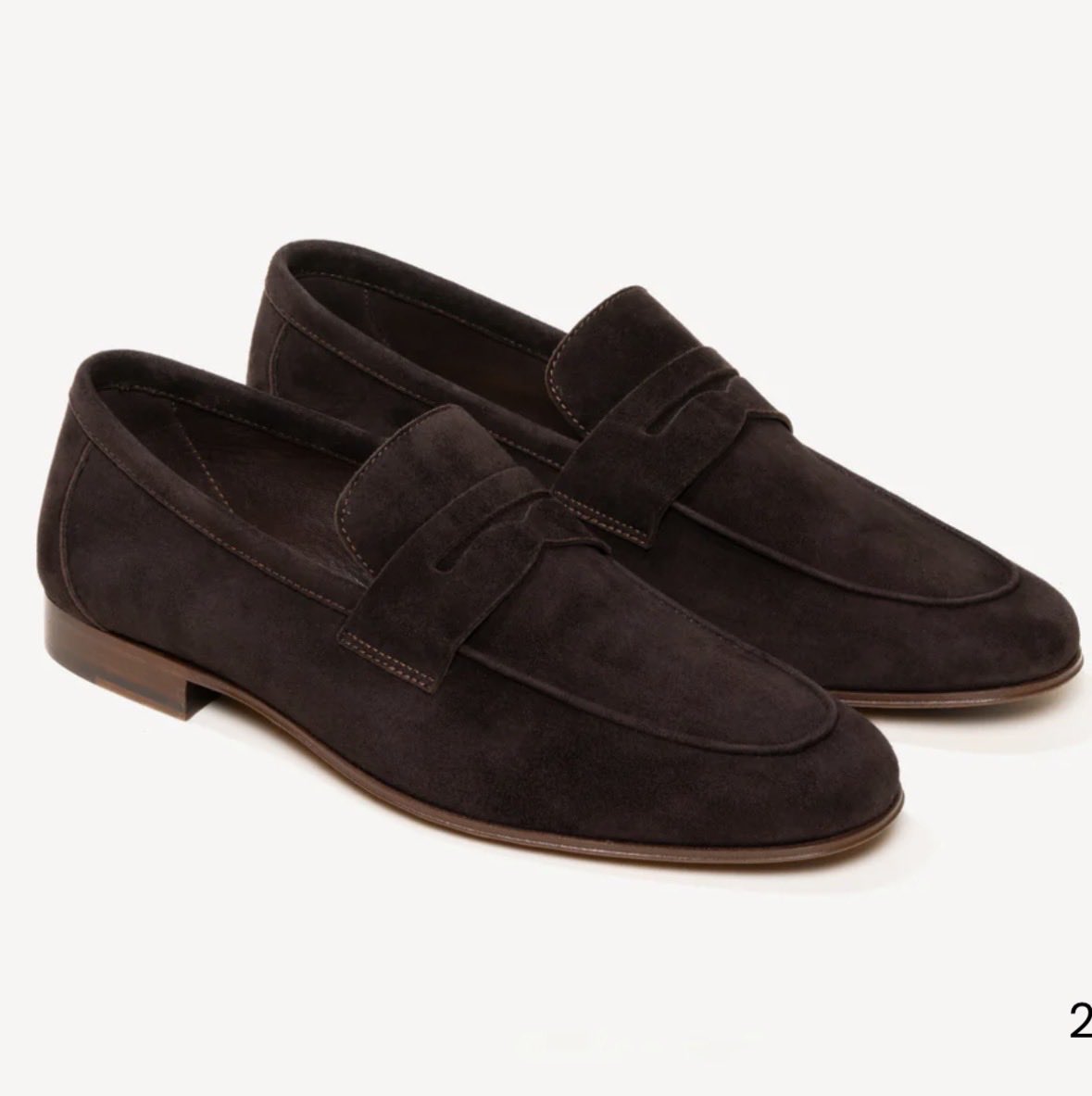 johncurin's tweet photo. @dieworkwear Excellent thread!  I recently purchased some M. Gemi chocolate brown suede loafers. How would you recommend styling these? https://t.co/jHxjjstCz3