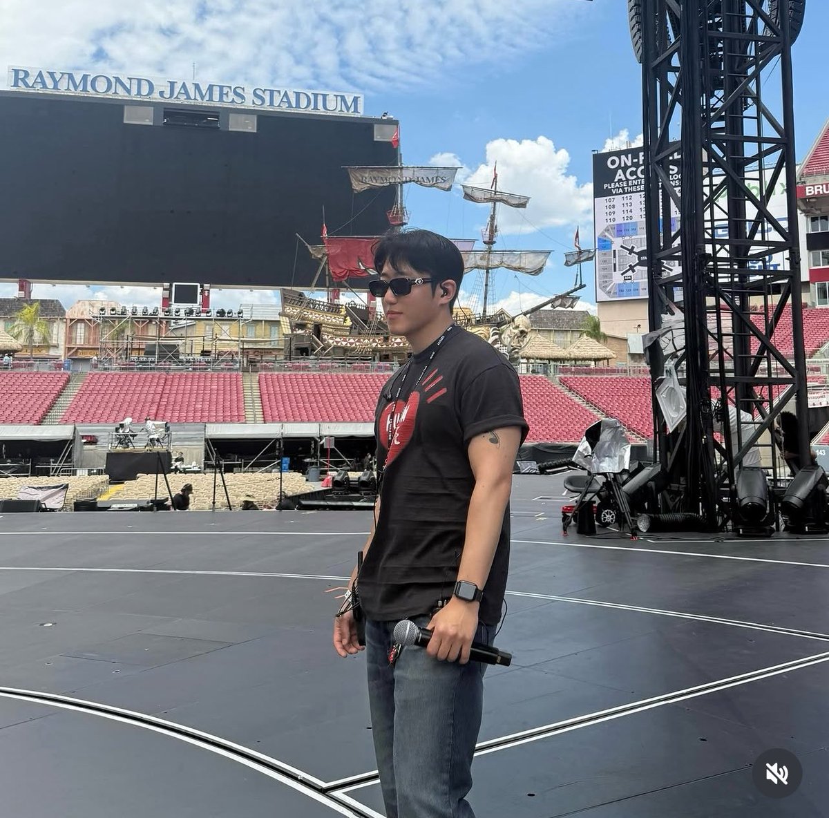 nic⁷ | follow limit tweet media