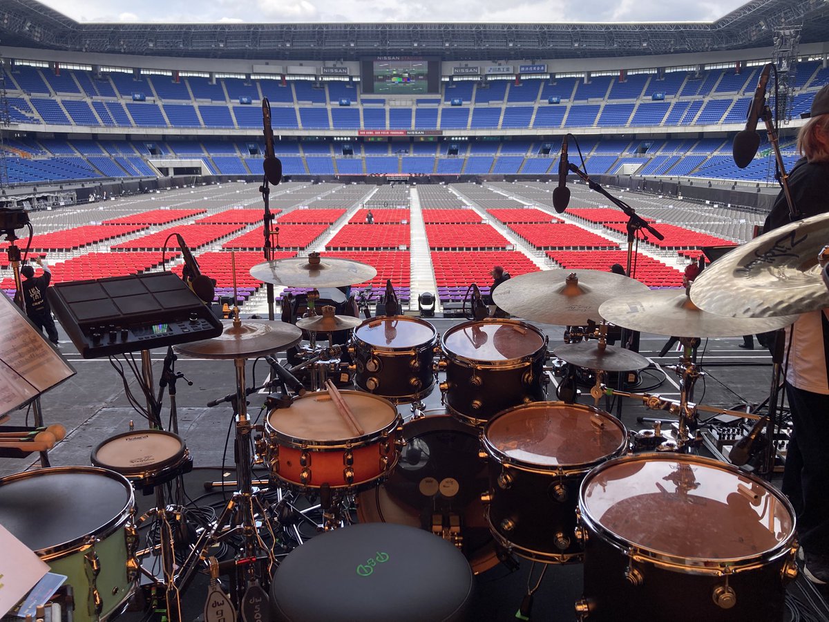 日産スタジアム2days！
20周年に相応しい最高の感動と共に、また1つ大きく大切な時を刻む事が出来た✨
初めて東方バンドに参加した2013年の最初の日産スタジアム、2018年前人未到の3days。
ユノ、チャンミン、再びこの最高の景色を見せてくれてありがとう😌
そして本当に本当にお疲れ様！！！