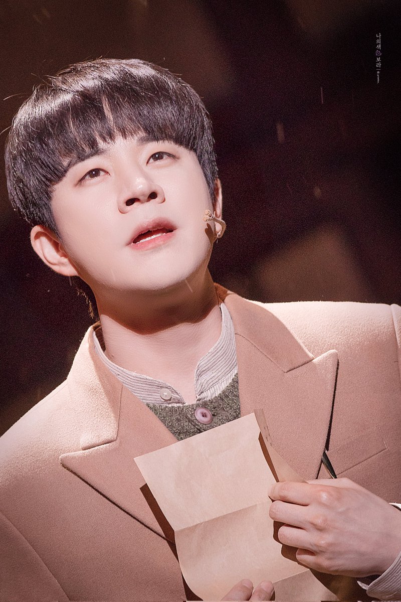 260426 뮤지컬 팬레터 밤 스페셜커튼콜
정세훈 #문태유 배우님

' 여전히 찬란하게 아름다웠다- '