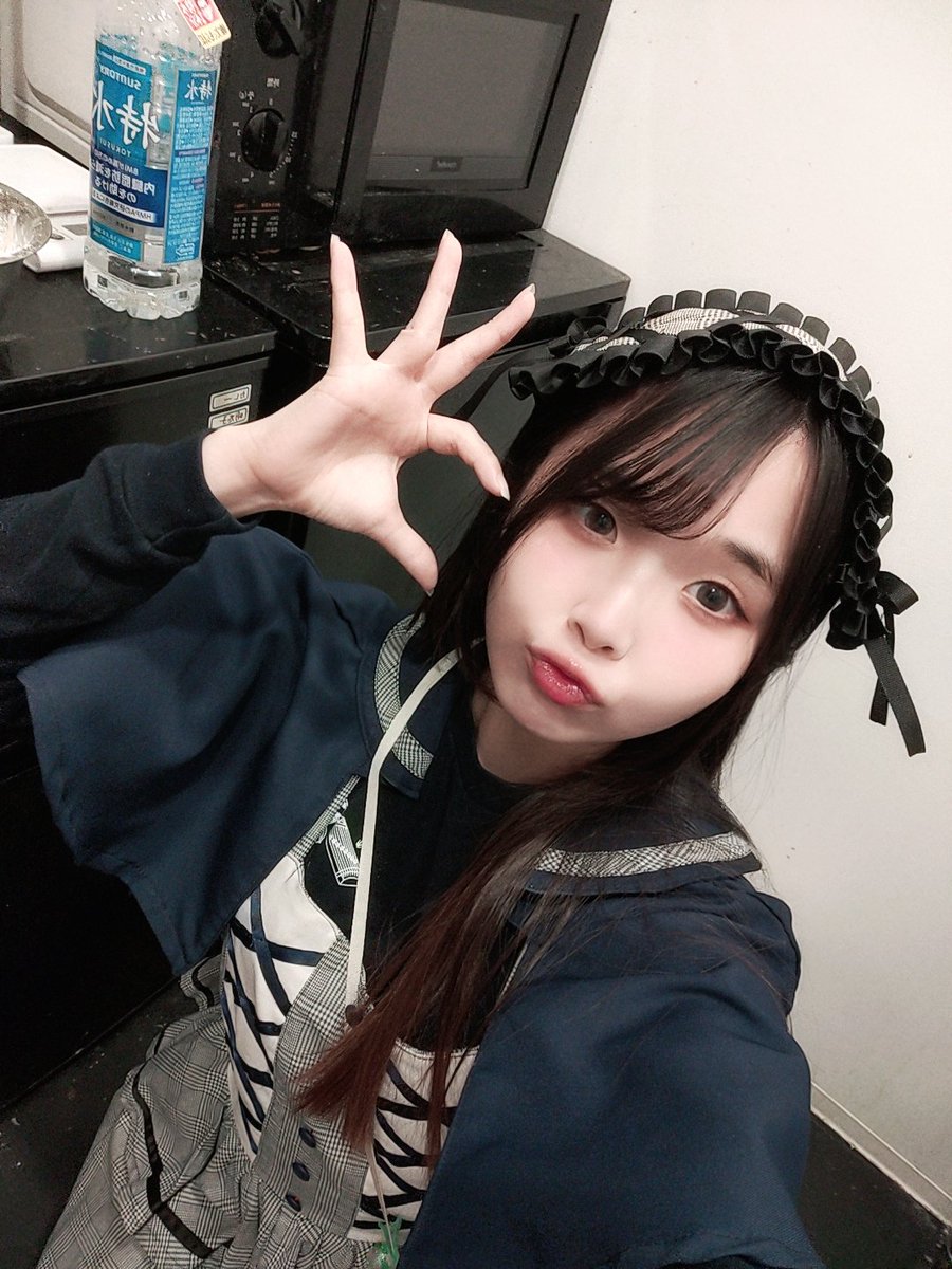 ログインしました！
あいしゃさん、うめさん、ろりさんとご一緒させて頂いてます！
推し犬イベントの感想是非聞かせてください🐕️
5時までお待ちしております🥹💕
#コンカフェ　#アニソンバー