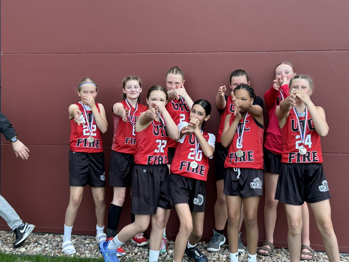 UtcFire's tweet image. Congrats to BOTH 2032 teams yesterday playing in championship games in their divisions of the BLIZZARD BATTLE in Appleton. Tough competition and these kids battled! Kids from all over Central Wisconsin on these two teams. Great kids, great coaches, FIRE BASKETBALL! #stayhome