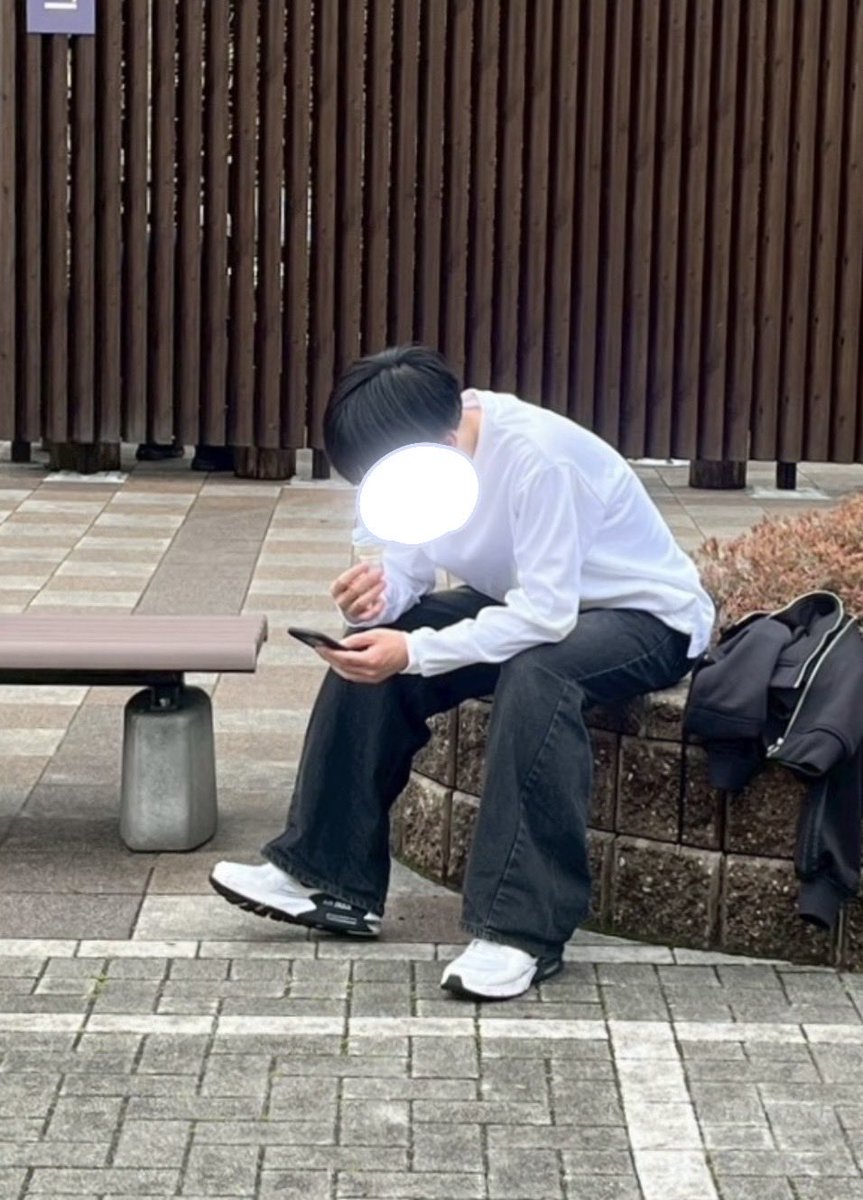 くろ tweet media