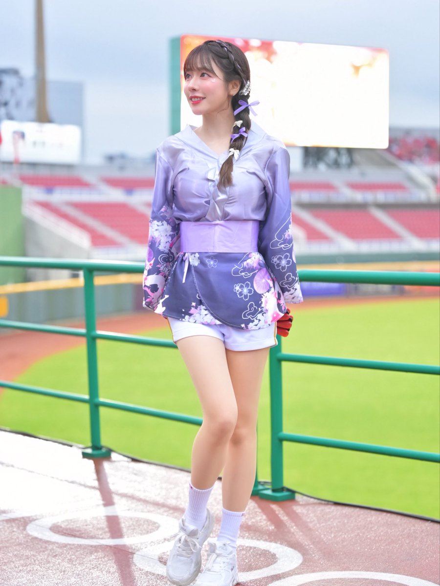 kaho_jiafan9's tweet image. 紫の浴衣写真が大好評で嬉しいな☺️💜#台湾チア #野球 #rakutengirls