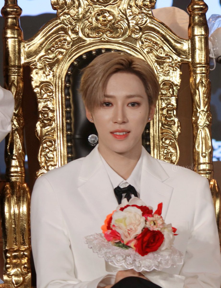 exselaph's tweet photo. 260426 yzy 北京 2.0
💐🫴

#ALPHADRIVEONE #ALD1 #알파드라이브원 #ARNO #아르노 #アルノ https://t.co/4abYOtRCJ5