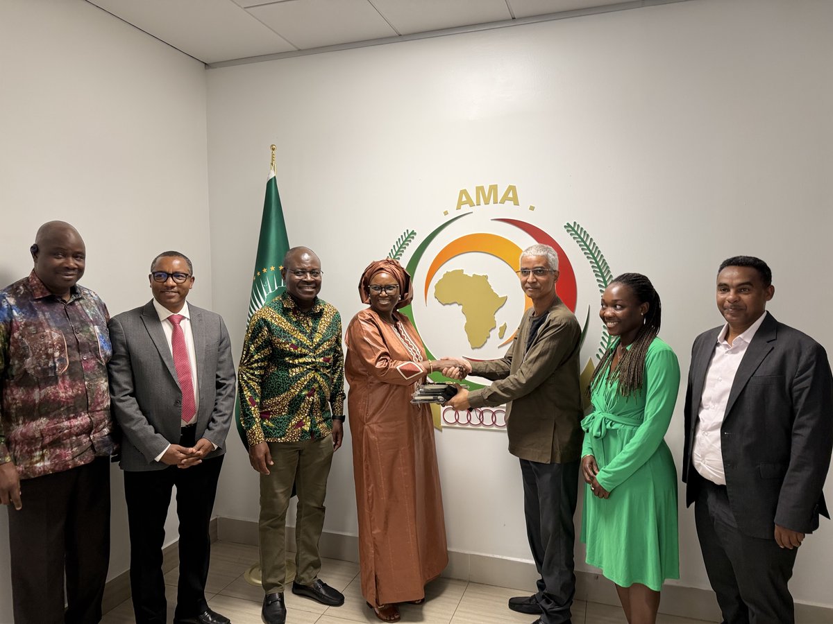 AfricaCDC's tweet photo. 🤝 Africa CDC and AMA (@AU_AMA_) are joining forces to drive health sovereignty across Africa! 

Following joint guidance from Director-General @Dr_JeanKaseya and AMA Director-General Dr. Delese Mimi Darko, our core technical teams met to align on three key priorities:

1️⃣ Creating a continental quality assurance policy to guide procurement under the African Pooled Procurement Mechanism (#APPM)
2️⃣ Establishing clear procedures for prioritizing medical products for continental listing
3️⃣ Coordinating support for local manufacturers through the AMA SME & Innovation Office and the Africa CDC Business Acumen Facility

Together, we’re building a resilient, harmonized health infrastructure. This partnership marks a new chapter in advancing Africa’s health future!

#HealthSecurity