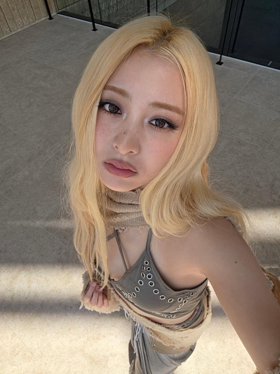 le sserafim pics tweet media