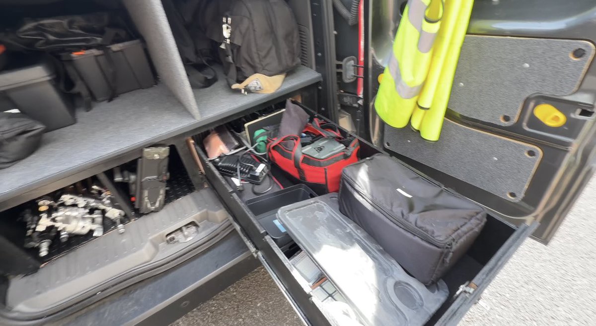 TomSykesUK's tweet photo. My new camera van is all racked out. This is mainly for TV broadcast work or PSC bookings. I carry @LiveU. @Starlink and an edit laptop plus other filming toys. #TransitConnect #cameraman #broadcast #newsgathering #LiveU https://t.co/xkugPTkzPB