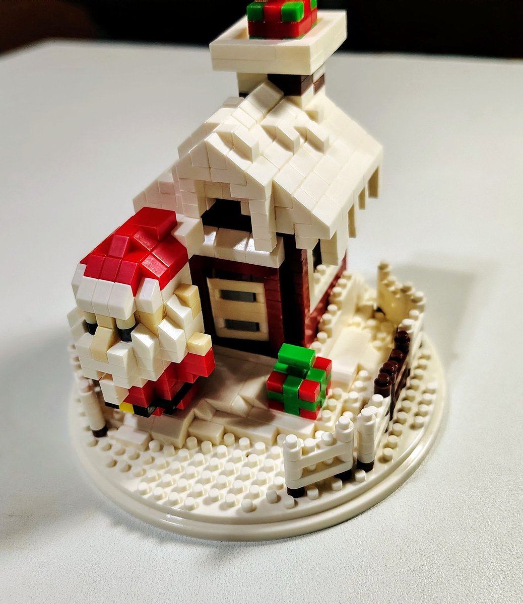 ChavaTheMan's tweet image. Por fin terminé este set de Santa Claus en su Casa Navideña! Estamos en abril, y ya sólo faltan 243 días para Navidad! #santa #blocks #christmas