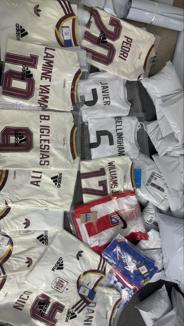 Football Home Shop tweet media