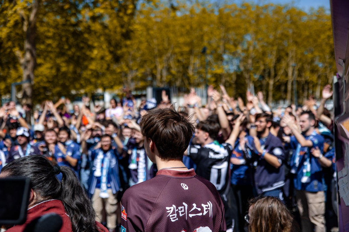 Le Blue Wall tweet media