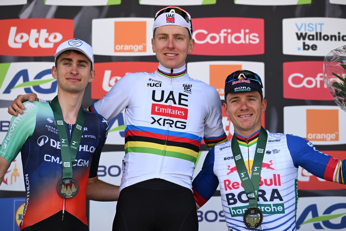 UCI_cycling's tweet image. 2026 @LiegeBastogneL podium 👇

🥇 @TamauPogi - @TeamEmiratesUAE
🥈 @seixas_paul - @decathloncmacgm
🥉 @EvenepoelRemco - @RBH_ProCycling

📸 @GettySport | #LBL #Cycling #RoadCycling