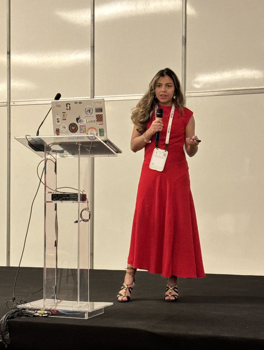 GRaM_org_'s tweet photo. Wonderful in-person contributed talks from @Riccardo_Ali_, @LauraPGomez_ , and @jacobbamb on approximate equivariance, choosing optimal optimizer steps, and learning the Riemannian geometry of data! https://t.co/e9VSLImDns