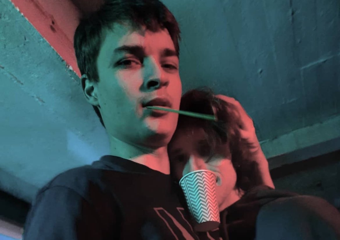 sndriesen's tweet photo. nenhum efeito manada ou viral de hate no mundo skam e remakes vai me fazer odiar sander e robbe https://t.co/Xi4mSHXENL
