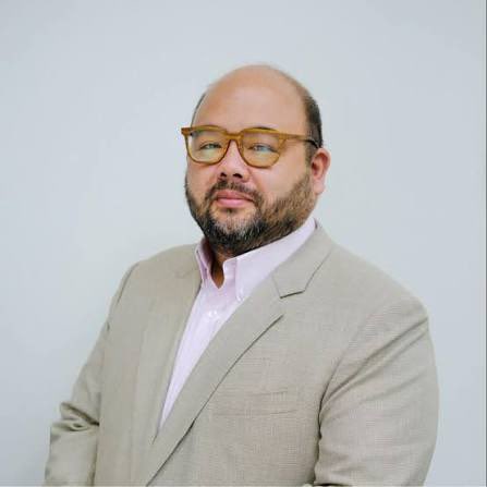 Descripción gráfica de un como vive un trabajador Peruano

De su trabajo   -   De todos los Peruanos