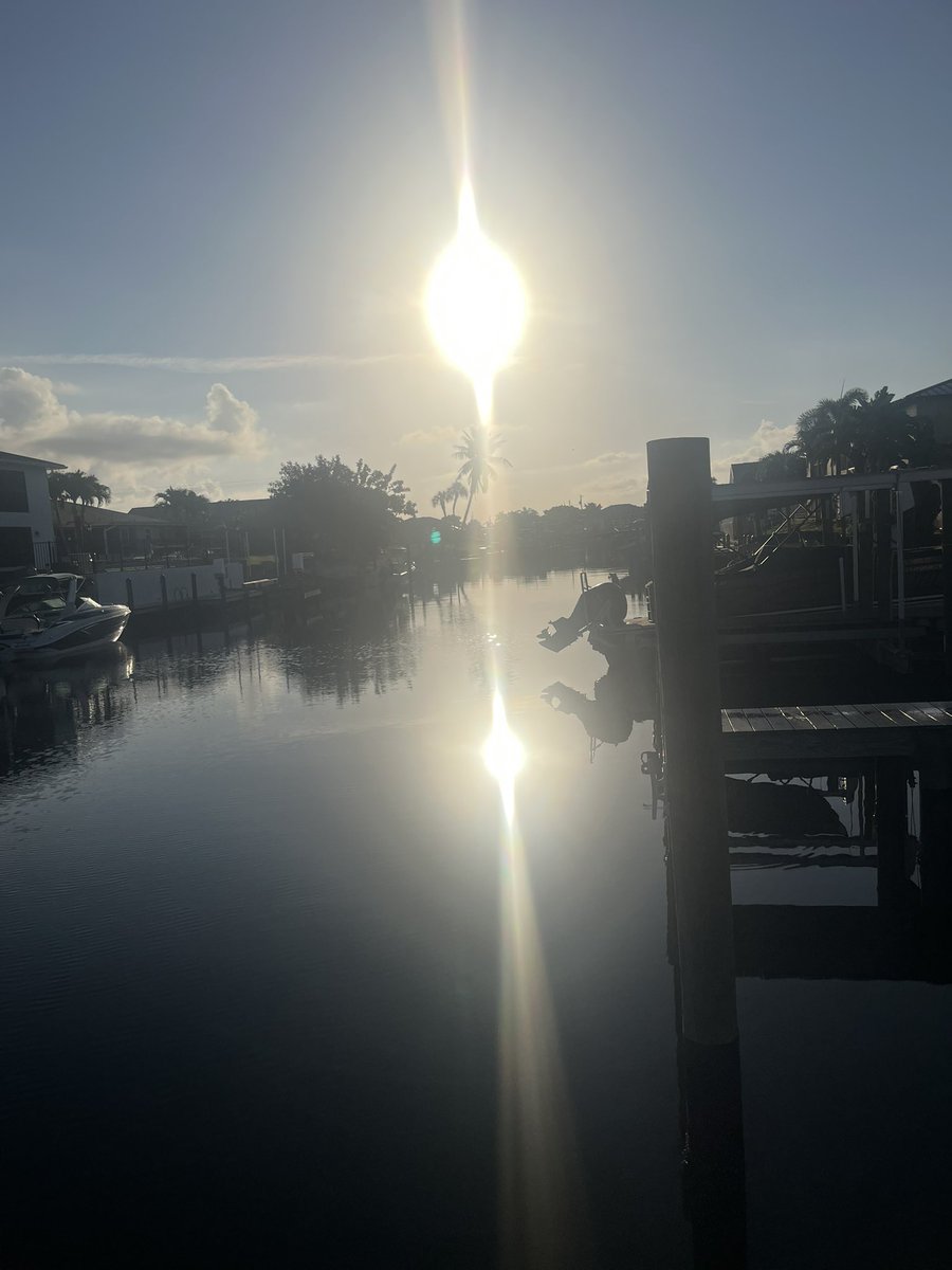 bigmattpaulsen's tweet image. Hello Sunday? I think? Slept great! Woke up and got my run in before we head off to Sanibel island. Enjoying this type of life! 😆good day all! #justkeepmoving #inspire #missbella #thisis61 #brooksrunning