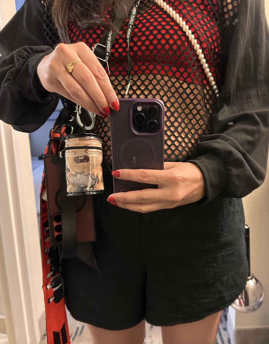 kitiara_dc's tweet image. Sorry to everyone trying to free Shooky, but he’s a flight risk and needs to stay contained! Iykyk #swim 

Plus this way he can come along clipped to my tiny Tampa stadium compliant bag 😂