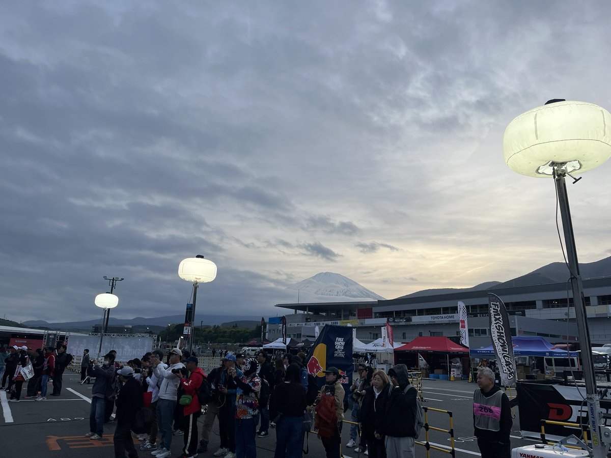 本日はお越しいただきありがとうございました！
選手達の迫力ある追走とバトルとても面白かったです！
また次回は鈴鹿ツインサーキット！
ぜひお越しくださいー！