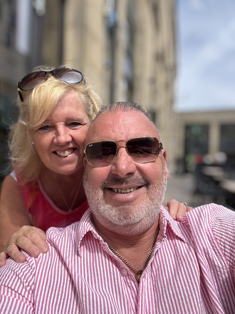 mikeygreen68's tweet image. A lovely afternoon sat in the sunshine ☀️ 😎 having a few drinks with my lovely wife outside @MandC_TheHayes ☀️😎🍺🍷🥂 #BestLife #MakingMemories  #GoodTimes #Blessed #Grateful #PreciousTimes #LovinLife #LivinLife #OneLife #LivinTheDream ❤️🙏