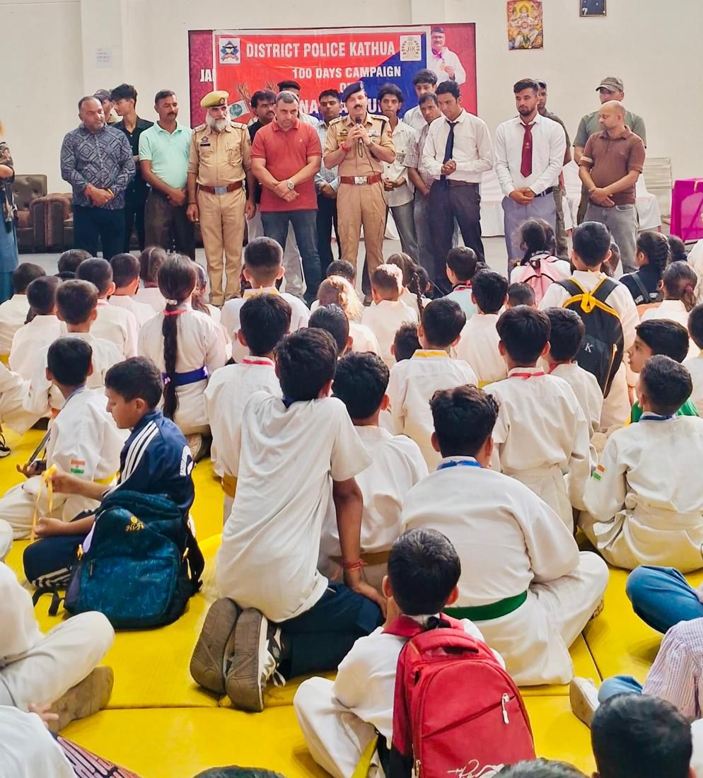 KathuaPolice's tweet image. Under #NASHA MUKT BHARAT ABHIYAAN, A karate championship was  organized  at Billawar by the #Karate Association Kathua in collaboration with #Kathua Police, witnessing enthusiastic participation from students of various schools.
@JmuKmrPolice @ZPHQJammu @DigJsk @mohita_ips