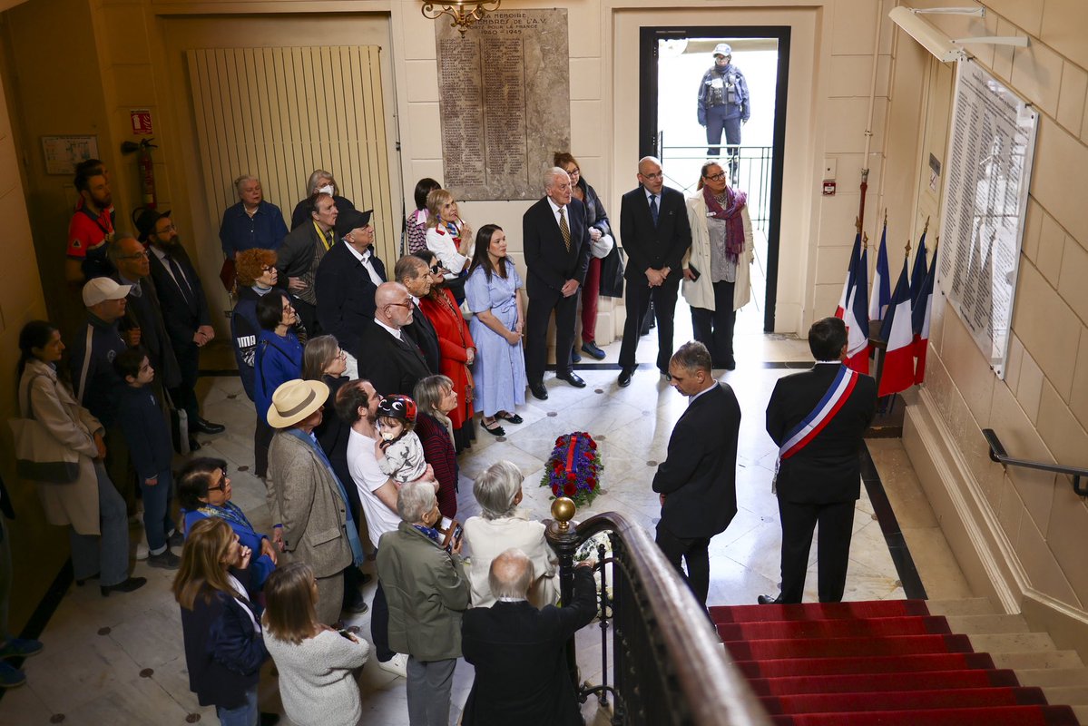 jp_lecoq's tweet image. Commémoration de la journée nationale en mémoire des victimes et héros de la déportation @mairie6paris présidée par @OSolere #DevoirDeMémoire #Souvenir