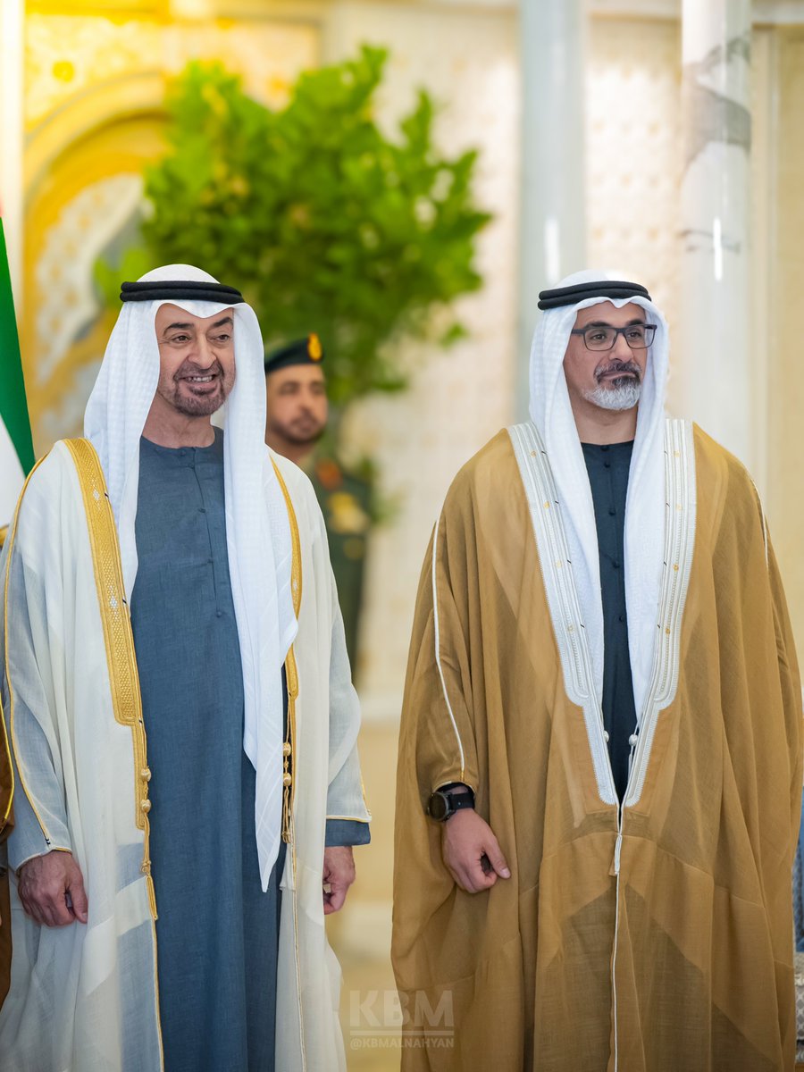 على نهج زايد وبخطى واثقة نحو المستقبل 

#محمد_بن_زايد 
#خالد_بن_محمد_بن_زايد