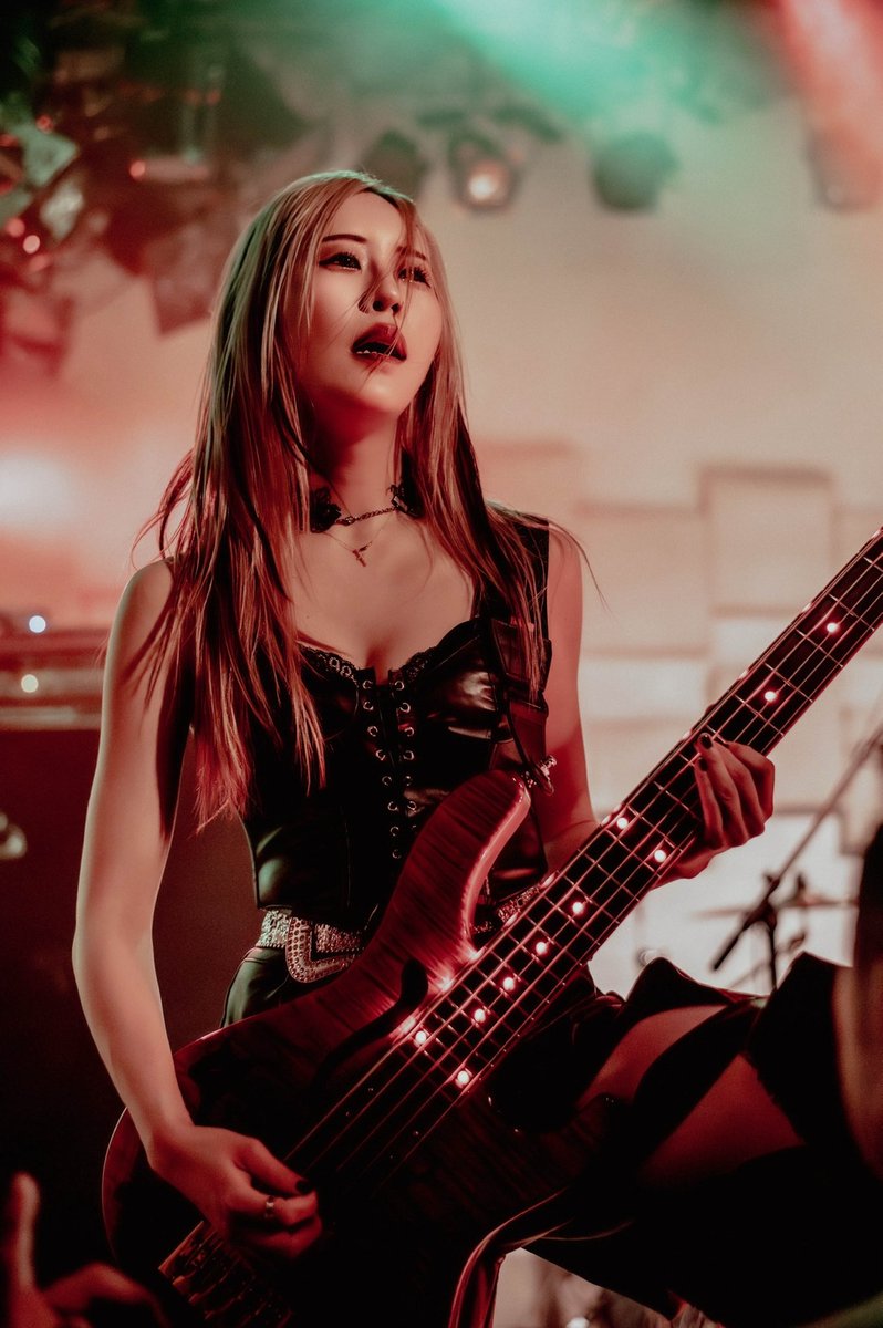 彪 / AYA tweet media