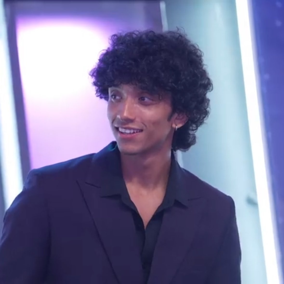 not them playing “tujse dur main ek hi wajah ( barbaad ) ” as bgm 😭

#SplitsvillaX6