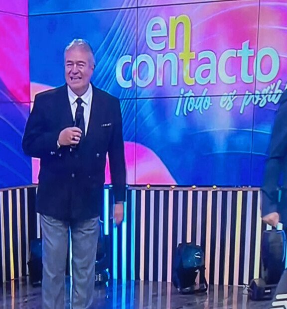 omarmonlan's tweet photo. Omar TV..
Amigos del arte Darío Chica, Omar Montalvo Señor Bolero y Quino Orrantia 🎶🫂 https://t.co/6nLxxBr1vP