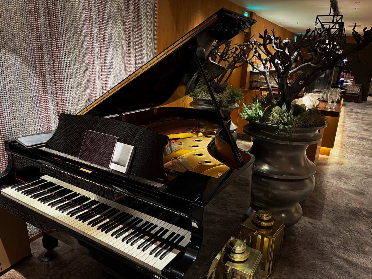 another_sky0428's tweet image. 今日の撮影＆編集現場🎥🎞️
『趣味はピアノです🎹』
と言ってみたい💦

Today's filming and editing shoot 🎥🎞️
"My hobby is playing the piano 🎹"
I wish I could say that 💦

#Art thinking
# design
#Skateboard
#Surfing